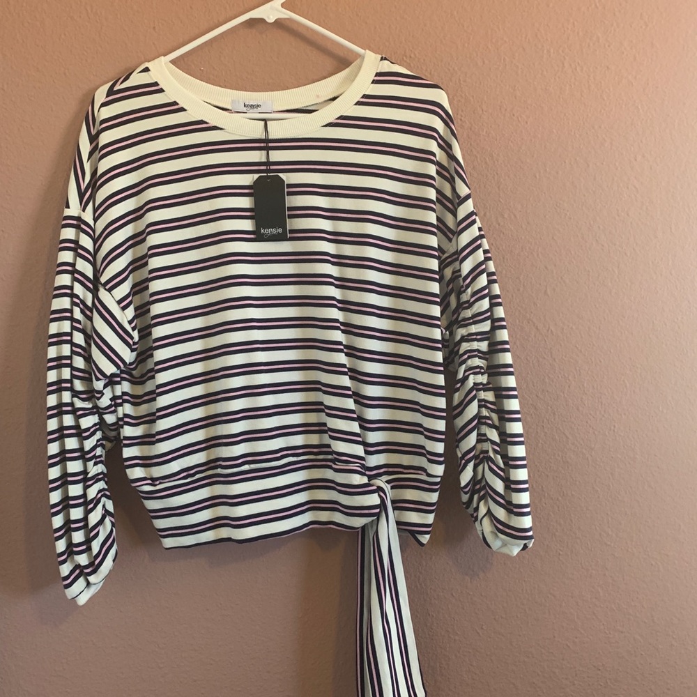 Kensie Jeans sweater shirt.